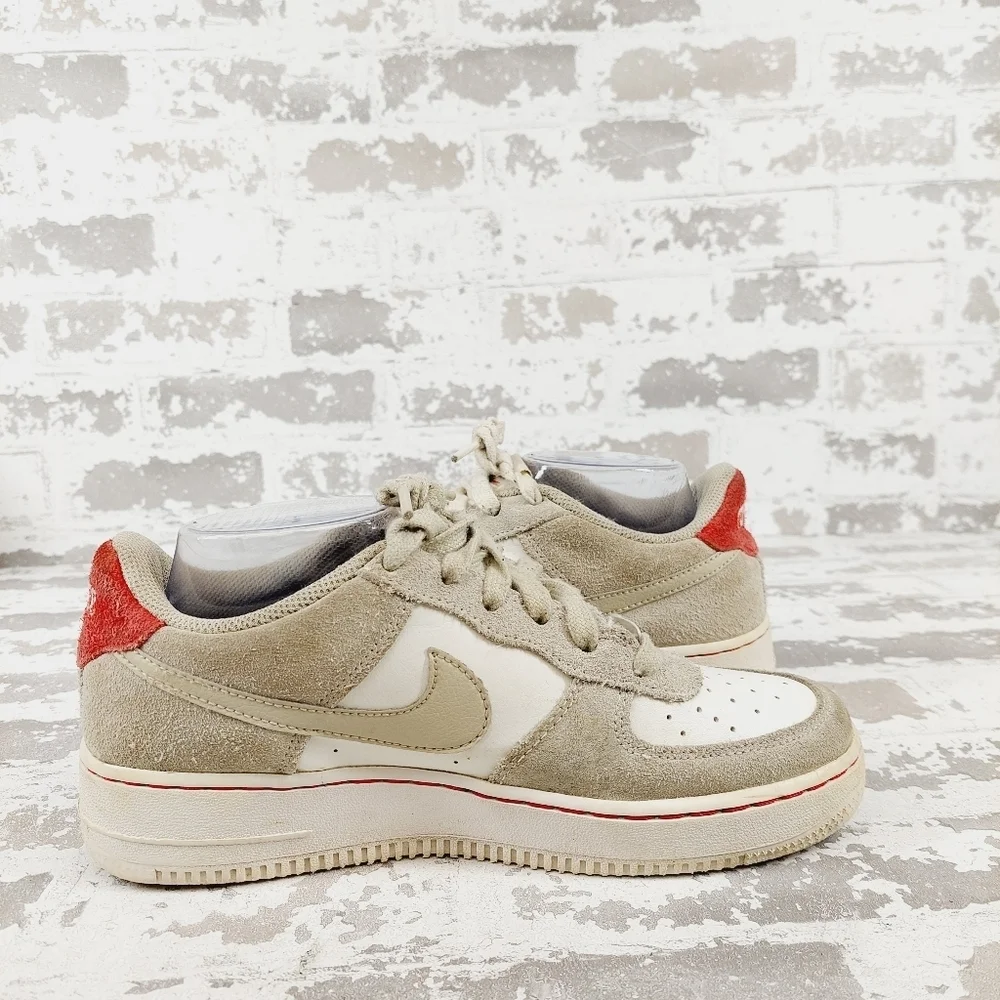 Nike Air Force 1 LV8 S50 Light Stone University Red Athleisure Sneakers W292 - Picture 6 of 10